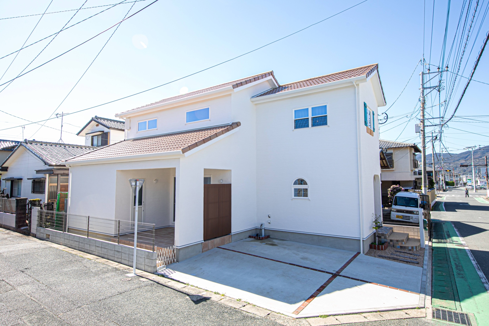 AJF HOME施工事例:建物の配置とあわせて考えたい駐車スペース。